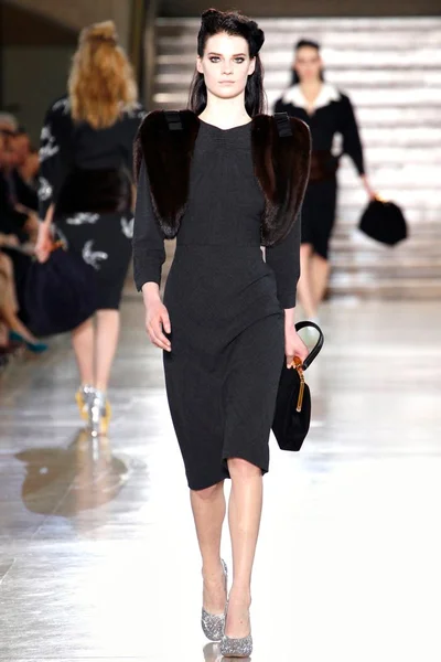 Look 32